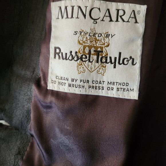 1960's Vintage Mincara Faux Fur Coat - Styled by Russel Taylor (Mint Condition) - Picture 4 of 6